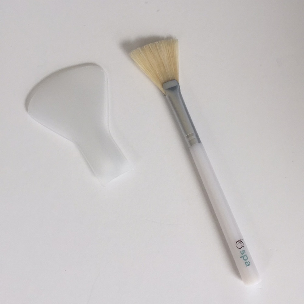 New Beauticontrol Spa Facial Mask Cosmetic Brush 6" Long